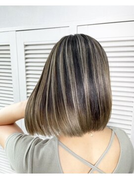 レフア(Lehua) ストレートボブ×エアータッチバレイヤージュ