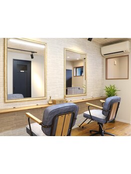 一人一人の髪質やお悩みに合わせた丁寧なカウンセリングで、あなたの「なりたい」を叶えます。