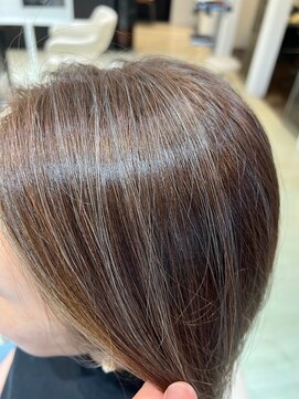 フォープレイス(FOUR PLACE) 脱白髪染め☆ハイライトベージュカラー