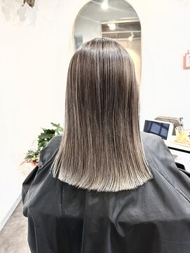 マリン(Marine) 20代30台ホワイトベージュバレイヤージュ