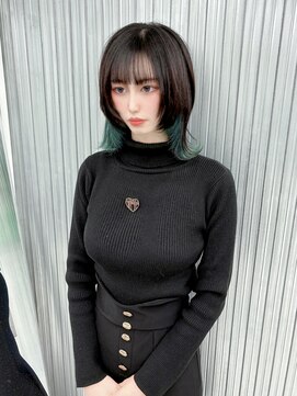 キバ(kva) ▽□□▽ウルフカット×ターコイズグリーン