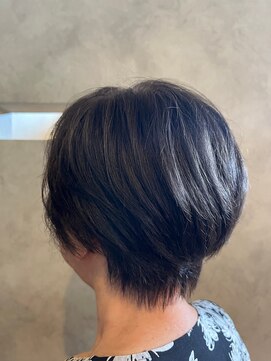 オーガニック ヘアサロン クスクス(organic hair salon kusu kusu) ダークオリーブ×ショート