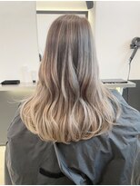 オーティティ(O-TETE)&nbsp;O-TETE ハイライトバレイヤージュミディアムスタイル