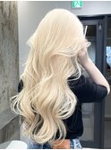 ホワイトブロンドブロンドヘア韓国風巻き似合わせカット