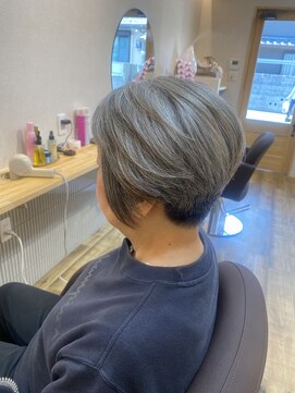 エン ヘアー(enn:hair) 前下がりショート