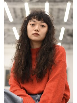 ユイツ ロングパーマスタイル