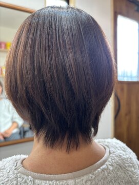 エン(enn) 襟足長めショート