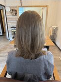 ブリーチ無しグレージュカラー×ミディアム