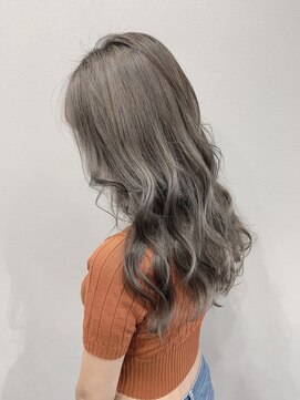 ティティヘアーコーディネート(Titi hair coordinate) 曽田遥菜　グレージュカラー