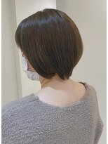 ロズ&nbsp;頭の形を綺麗に見せるショートボブ