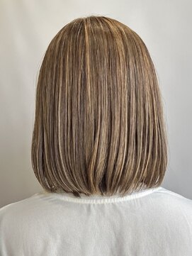 ヘア イノウエ HAIR INOUE 脱白髪染め イルミナカラーで作るロブ