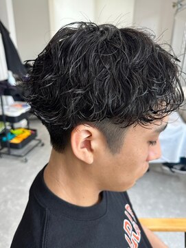 フゥ 宇都宮(FeU) 甲府昭和町波巻きパーマツイストスパイラルパーマセンターパート