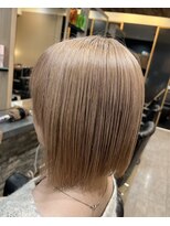 ラピス 横浜(Lapis)&nbsp;ミルクティーベージュボブカットブリーチカラー