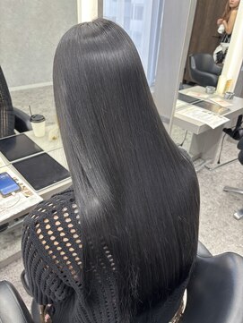 ボタン ハカタ(VOTAN hakata) 市野瀬裕奈/博多韓国ヘア/ブルーブラック/レイヤーカット/暗め