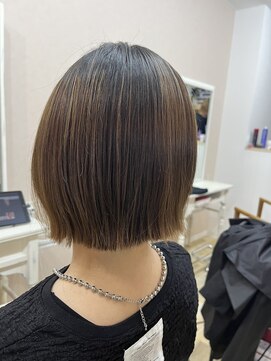 メイビー(MAYBE.) あごラインきりっぱなしボブ