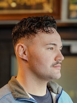 ダウズバーバーショップ 渋谷(dau's barber shop) ミドルフェード