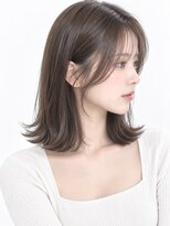 ラベスト キョウト 京都 四条烏丸店(LOVEST KYOTO)&nbsp;肩に沿って自然に外にはねるミディアムスタイル
