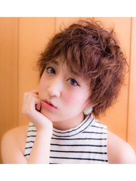 アックスピュア(axe pure) ラフスイートカールショート【axe pure渋谷/神泉】