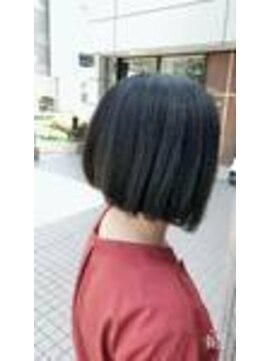 アフ(ahu) 前下がりボブ
