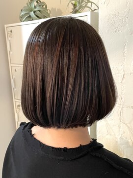 アンビエンテ(ambiente) ブラウン　ボブ　アゴ下【坂根】