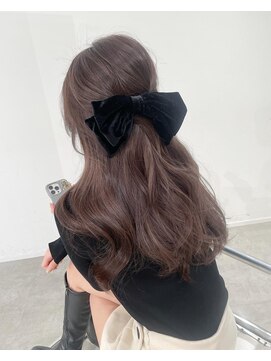 アディション 新宿(ADITION) 大人かわいいミルクティーカラーハイライトレイヤーカット[新宿]