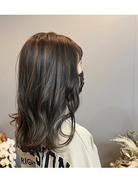 ニカ(nica) 全頭ハイライト　ミディアムレイヤー