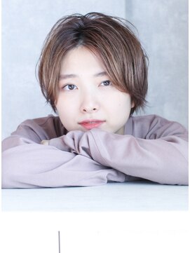 ユラギ(yuragi) yuragi鈴木 フェミニンショート×シナモンベージュ