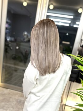 ヴレ(vrai) バレイヤージュ/シャドールーツ/エアータッチ