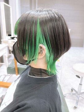 デイズ(days) ウルフカット/インナーカラー/グリーンカラー/黒髪