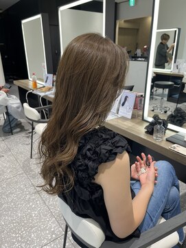 サヴォア(Savoir) 明るめギャルブラウン。