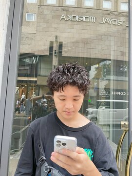 ヘアサロン アウラ(hair salon aura) スパイキーショートピンパーマフェザーショート