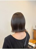 ぱつっと切りっぱなしボブ