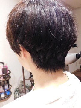 ヘアールーム フージンイーウー(hair room Foojng ewoo) クセ毛をキレイに生かしたショート♪