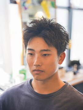 メリケンバーバーショップ コウベ(MERICAN BARBERSHOP KOBE) メンズカットスパイキーアップバング