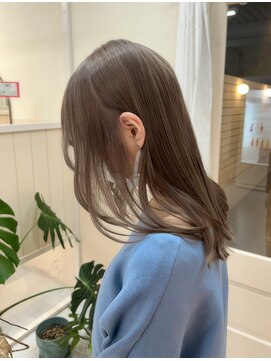 シダ(sida) 暗めミルクティーベージュ