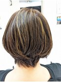 白髪ぼかしハイライト　ショート　ショートボブ