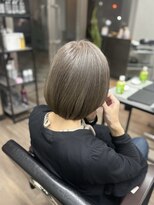 ヴィフ 大船(VIF)&nbsp;白髪ぼかし脱白髪染めショートヘアショートボブカット