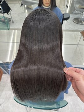 ロンドルーチェ 心斎橋(Lond luce) ダークアッシュ/ミディアムレイヤーカット［髪質改善/縮毛矯正］