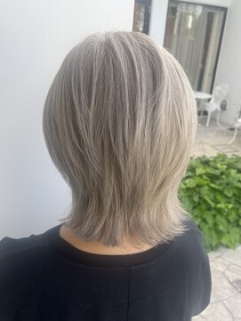 アブニールドール 大山台店 【ブリーチあり】ホワイトベージュ