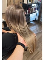 ヴィフ 大船(VIF)&nbsp;バレイヤージュ/ハイライト/ダブルカラー/ケアブリーチ/ボブ