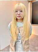 顔まわりカット×ブロンドカラー
