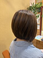 オッジ ヘアー ジャッロ(Oggi Hair giallo)&nbsp;大人女性に人気の前下がりボブ　6月