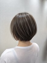 ロッカ(ROCCA) 白髪ぼかし×ハイライト×ショートボブ×40代×50代