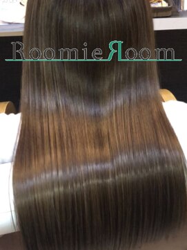 ルーミールーム(RoomieRoom) くせ毛うねり対策髪質改善美髪うるサラストレート20代30代