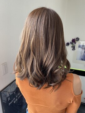 アクタノイド エット 香呂駅前店(actanoid etto) マットベージュカラー