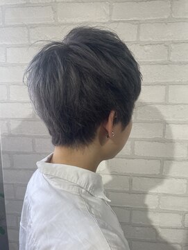 ビスイル 秋葉原店(Vis ill) ショート/刈り上げ/ブリーチ/グレイアッシュ/小顔/透明感