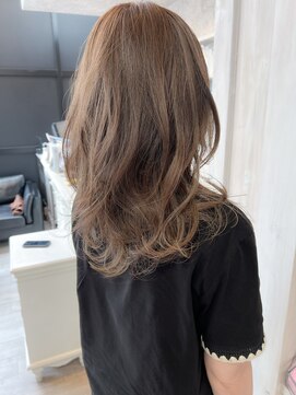 キャアリー(Caary) 福山市イルミナカラー人気ハイライトアッシュベージュCaary