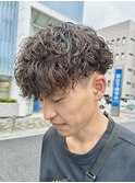 無造作波巻きツイストスパイラルパーマツーブロックメンズ