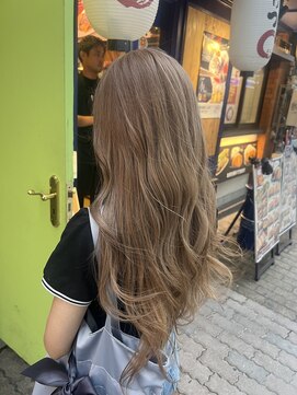 エマ(emma) 透明感！秋のくすみベージュ！