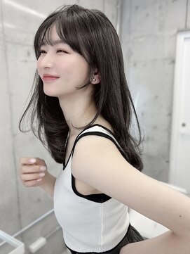 エヌアイ オモテサンドウ(ni omotesando) ナチュラル上品レイヤーミディアム顔周りカットダークグレージュ